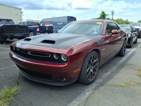 Used 2018 Dodge Challenger R/T Plus RWD image 5
