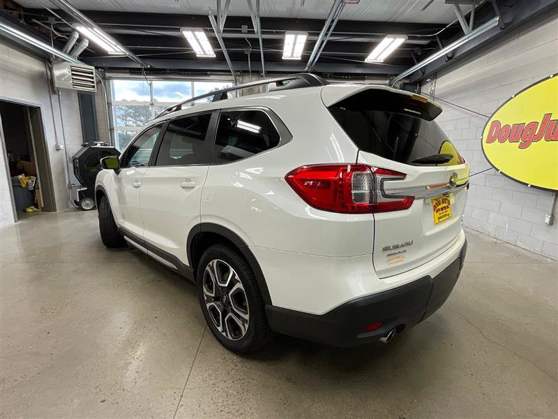 Used 2023 Subaru Ascent Limited AWD/4WD image 3