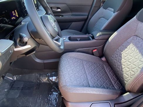 New 2026 Nissan Kicks SV image 14