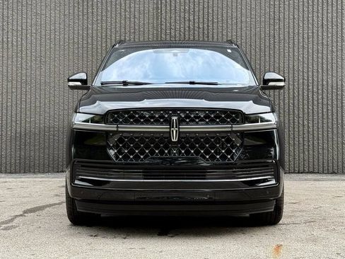 Used 2025 Lincoln Navigator Reserve w/ Jet Appearance Package AWD/4WD image 8