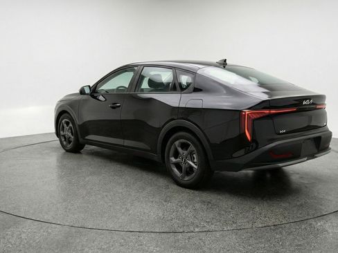 Used 2025 Kia K4 LXS image 6