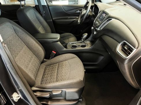 Used 2022 Chevrolet Equinox LT image 32