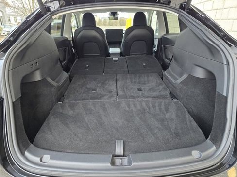 Used 2024 Tesla Model Y Long Range image 41