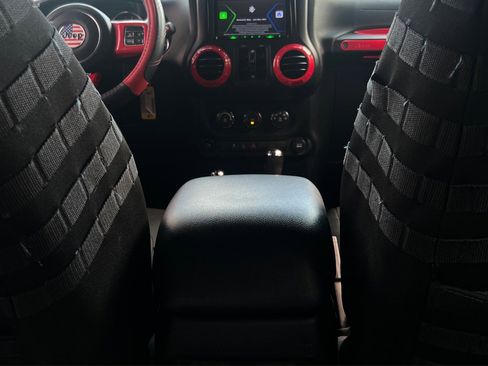 Used 2015 Jeep Wrangler Unlimited Sport w/ Quick Order Package 24S AWD/4WD image 30