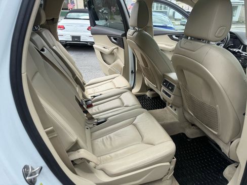 Used 2018 Audi Q7 3.0T Premium Plus AWD/4WD image 16