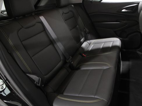 Certified 2025 Chevrolet Trax ACTIV w/ Sunroof Package image 16