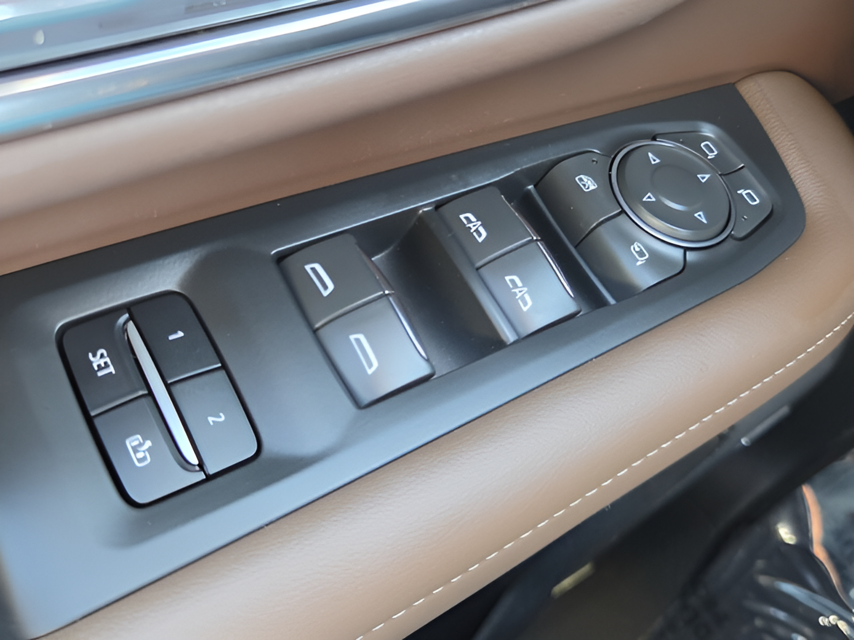 Used 2022 Chevrolet Suburban High Country RWD image 31