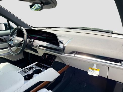 New 2026 Cadillac Vistiq Luxury image 31