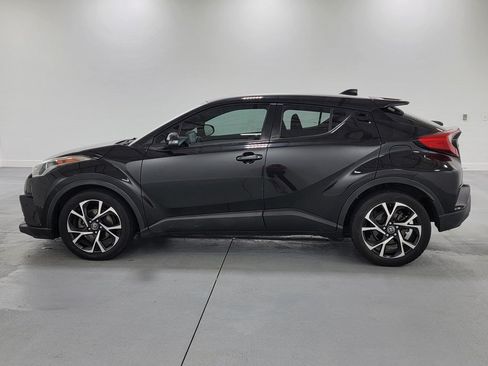 Used 2019 Toyota C-HR XLE FWD image 5