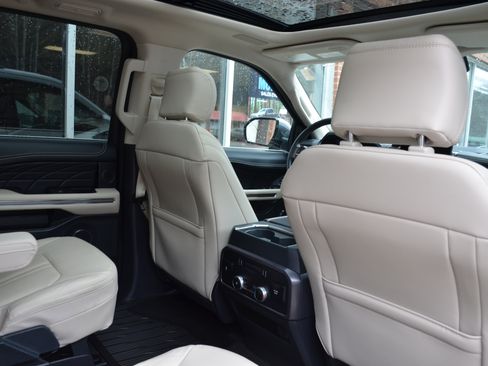 New 2024 Ford Expedition Max Platinum image 31