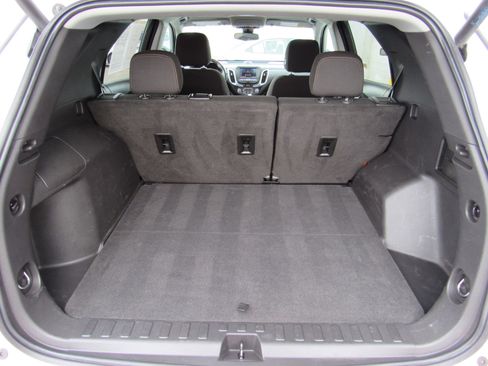 Used 2022 Chevrolet Equinox LT image 36