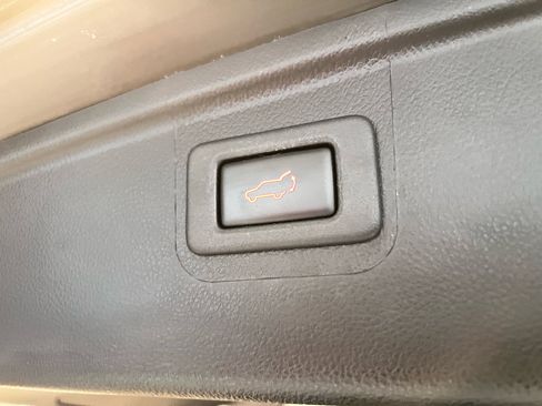 Used 2018 Subaru Outback 2.5i Limited image 24