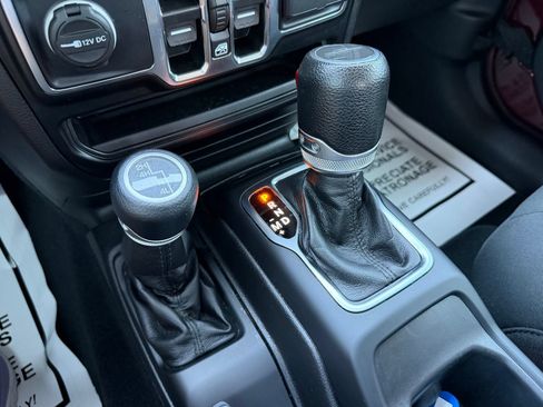 Used 2022 Jeep Gladiator Sport AWD/4WD image 21