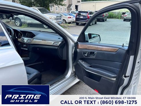 Used 2014 Mercedes-Benz E 350 4MATIC Sedan image 16