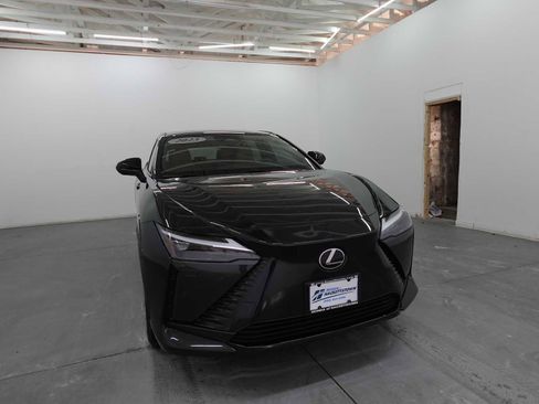 Used 2023 Lexus RZ 450e Luxury image 3