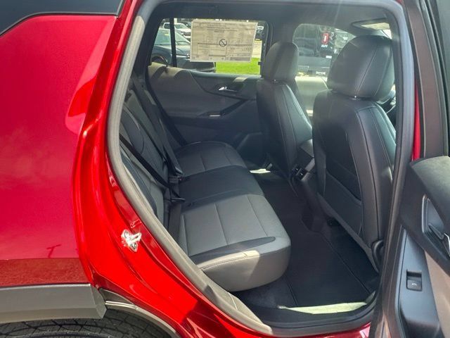 New 2027 Chevrolet Equinox LT w/ Convenience Package II FWD image 30