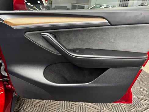 Used 2024 Tesla Model Y Long Range image 57