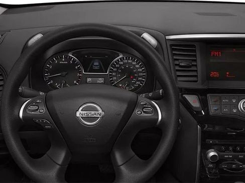 Used 2014 Nissan Pathfinder Platinum w/ Platinum Premium Package FWD image 9