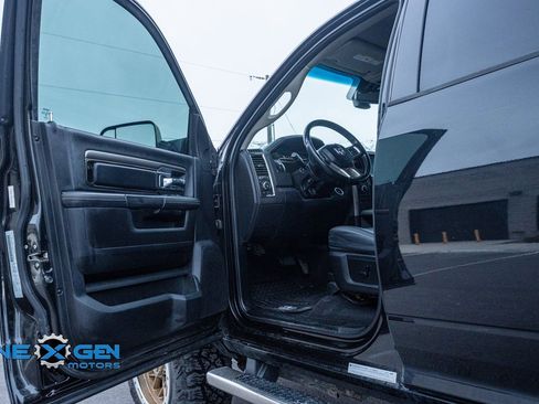 Used 2018 RAM 3500 Laramie w/ Sport Appearance Group image 9