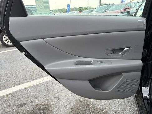 Used 2026 Hyundai Elantra Hybrid FWD image 21