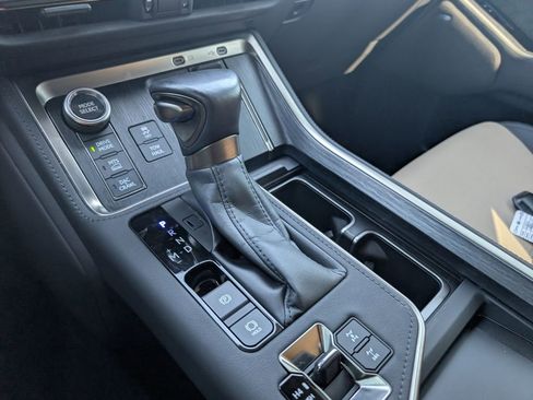 Used 2024 Lexus GX 550 AWD/4WD image 22