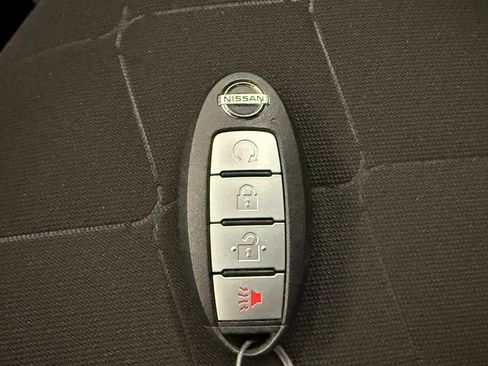 Used 2019 Nissan Kicks SV image 16