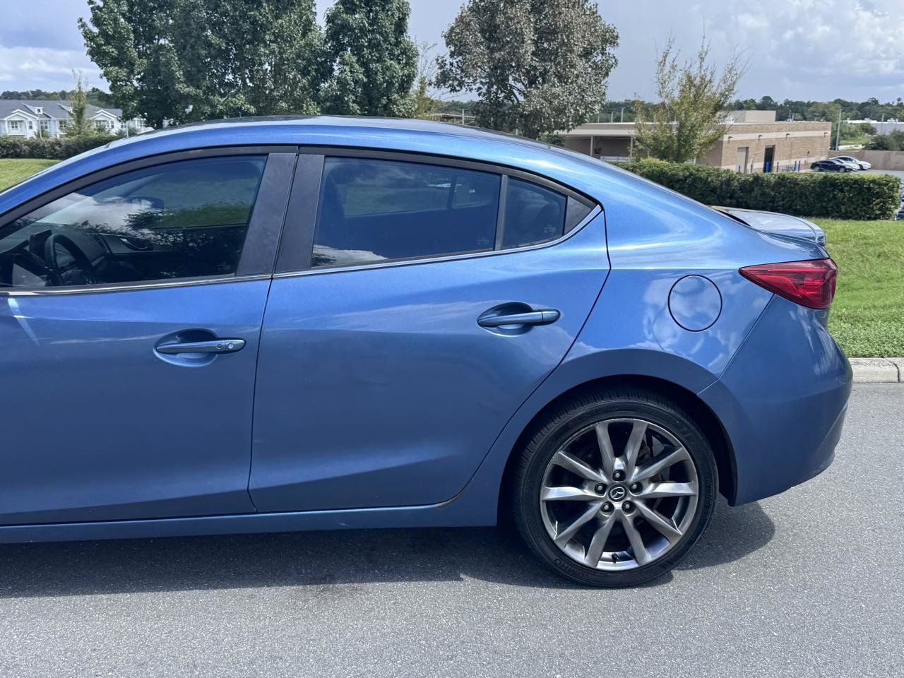 Used 2018 MAZDA MAZDA3 Touring FWD image 8