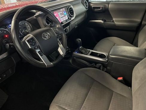 Certified 2020 Toyota Tacoma SR5 w/ Technology Package image 11