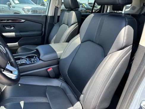 Used 2023 Honda Pilot Touring image 12