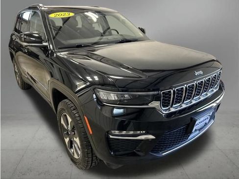 Used 2023 Jeep Grand Cherokee 4WD 4xe image 8