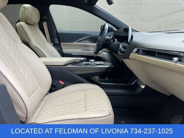 Used 2024 Cadillac Lyriq Luxury w/ Nappa Leather Package AWD/4WD image 28