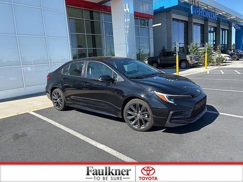 Used 2024 Toyota Corolla SE FWD image 3