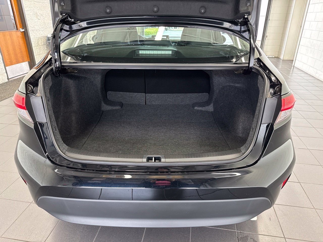 Used 2026 Toyota Corolla LE FWD image 9