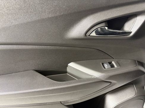 Used 2025 Chevrolet Trax ACTIV w/ Driver Confidence Package image 38