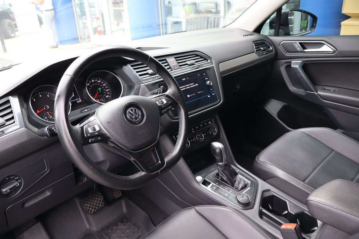 Used 2018 Volkswagen Tiguan SE AWD/4WD image 9