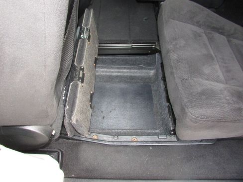 Used 2015 Dodge Grand Caravan SXT image 17