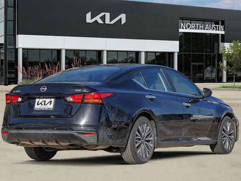 Used 2024 Nissan Altima 2.5 SV image 6