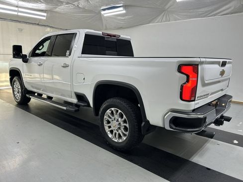 Used 2025 Chevrolet Silverado 2500 LTZ w/ LTZ Plus Package AWD/4WD image 7