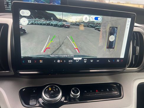 Used 2025 Ford Expedition Active image 9