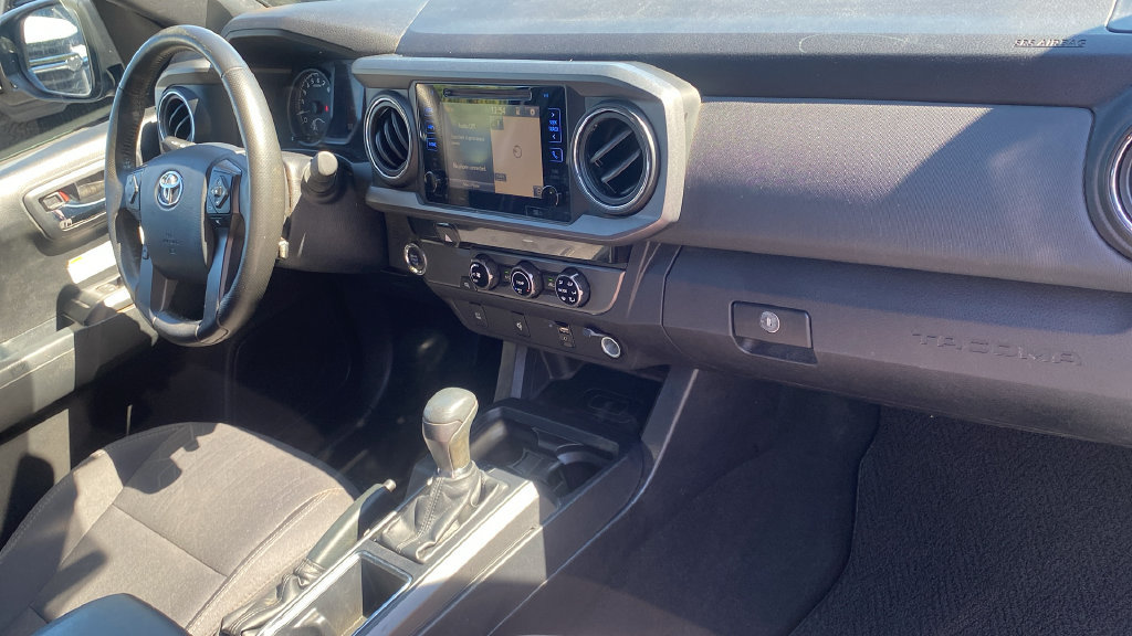 Used 2017 Toyota Tacoma TRD Off-Road w/ Tow Package RWD image 11