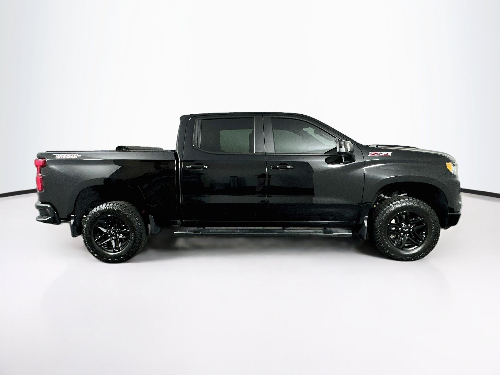 Used 2024 Chevrolet Silverado 1500 LT Trail Boss w/ Convenience Package II AWD/4WD image 10