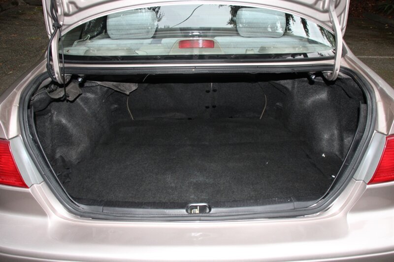 Used 2001 Toyota Corolla LE w/ Extra Value Pkg 2 FWD image 15