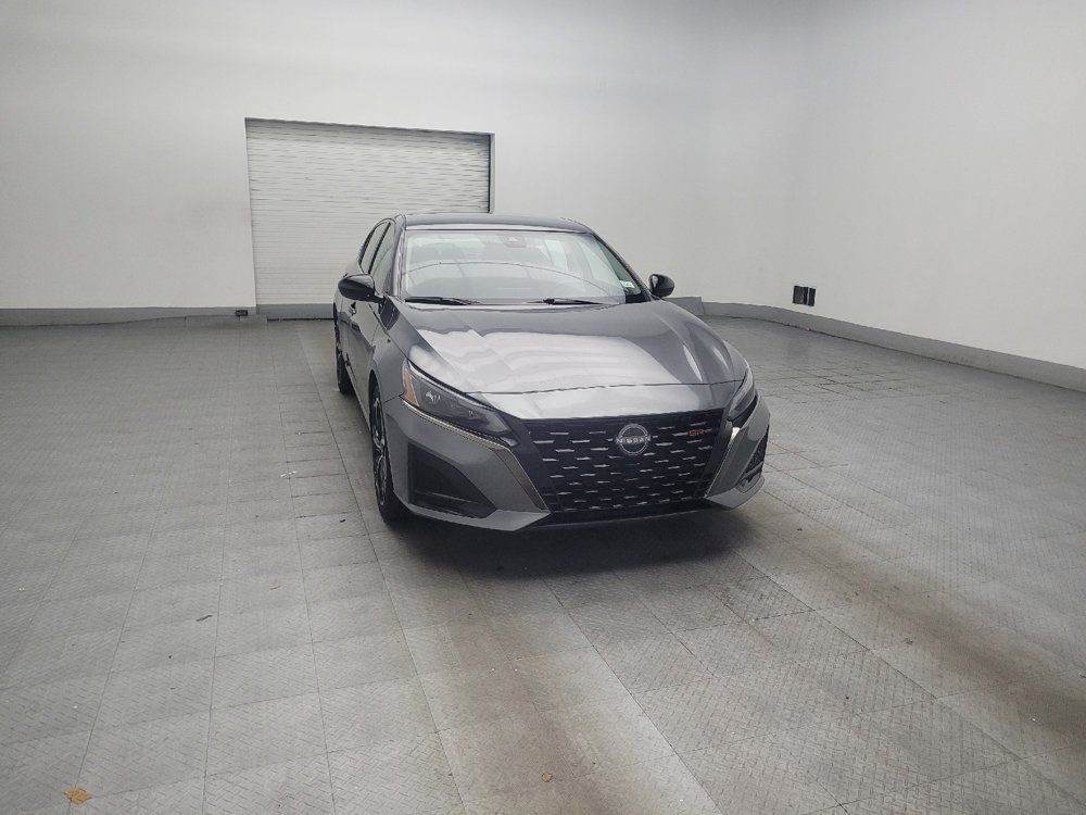 Used 2025 Nissan Altima 2.5 SR FWD image 13