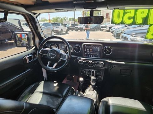 Used 2018 Jeep Wrangler Unlimited Sahara image 5