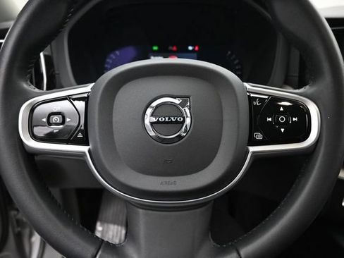 Used 2022 Volvo XC60 B5 Inscription w/ Protection Package Premier FWD image 14