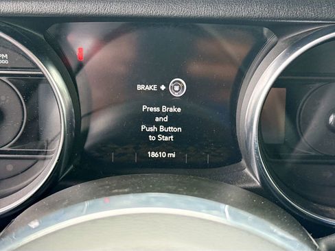 Used 2022 Jeep Wrangler Unlimited Sahara w/ Cold Weather Group AWD/4WD image 13