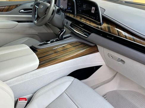 Used 2023 Cadillac Escalade ESV Sport Platinum image 17