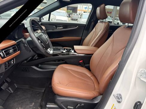Used 2023 Lincoln Nautilus Reserve AWD/4WD image 12