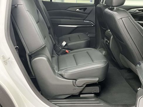 Used 2025 Chevrolet Traverse LT AWD/4WD image 25