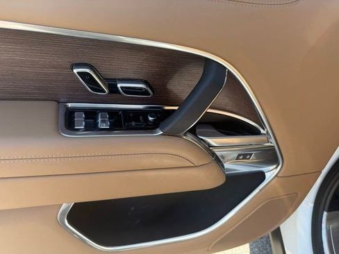 Used 2025 Land Rover Range Rover SE image 14